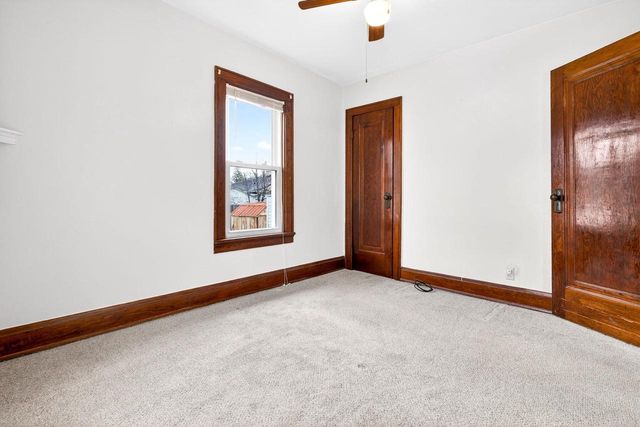 1068 CAROLINE STREET, Green Bay, WI 54303