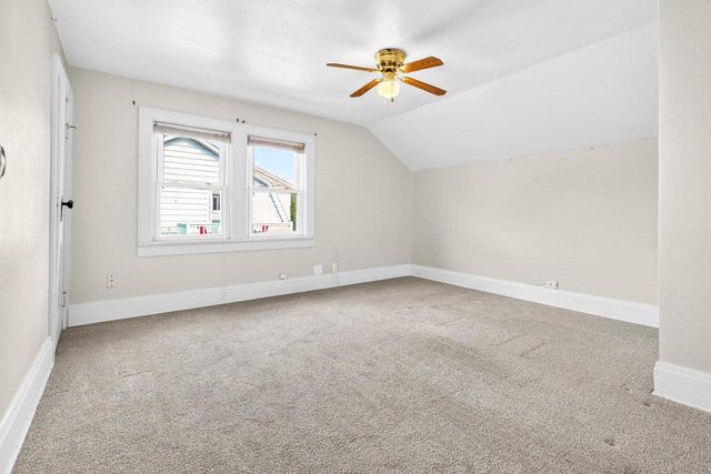 1068 CAROLINE STREET, Green Bay, WI 54303