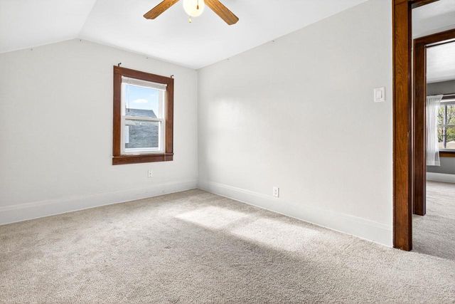1068 CAROLINE STREET, Green Bay, WI 54303