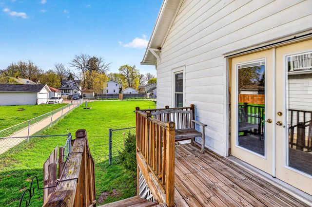 1068 CAROLINE STREET, Green Bay, WI 54303