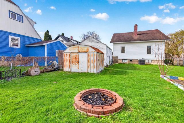1068 CAROLINE STREET, Green Bay, WI 54303