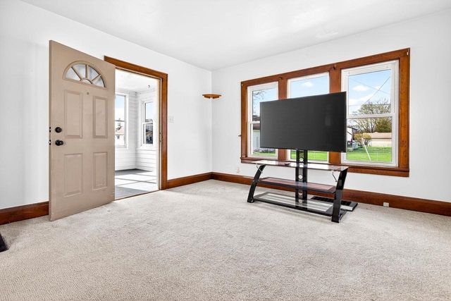 1068 CAROLINE STREET, Green Bay, WI 54303