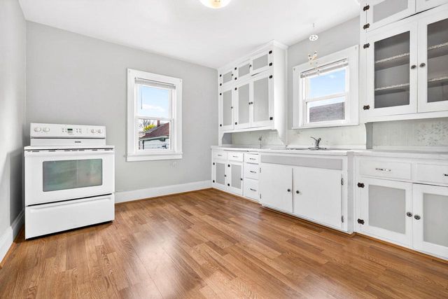 1068 CAROLINE STREET, Green Bay, WI 54303