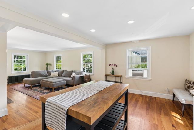 1384 Islington Street, Portsmouth, NH 03801