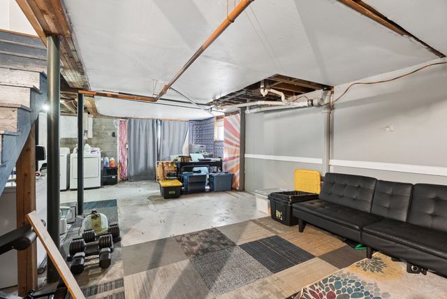 1384 Islington Street, Portsmouth, NH 03801
