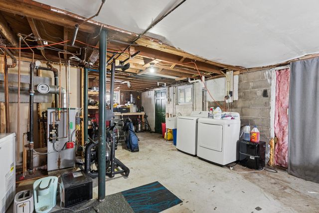 1384 Islington Street, Portsmouth, NH 03801