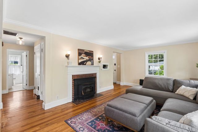 1384 Islington Street, Portsmouth, NH 03801