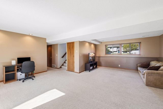 9721 Portal Drive, Eden Prairie, MN 55347