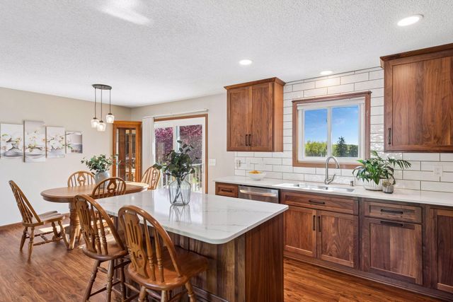 9721 Portal Drive, Eden Prairie, MN 55347