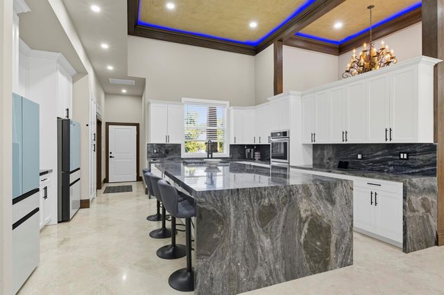 8350 Whispering Oak Way, West Palm Beach, FL 33411