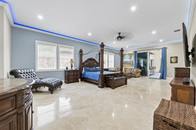 8350 Whispering Oak Way, West Palm Beach, FL 33411