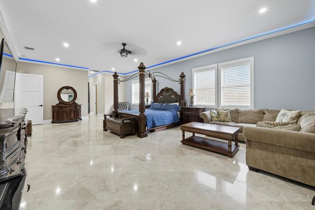 8350 Whispering Oak Way, West Palm Beach, FL 33411