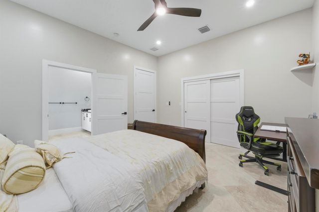 8350 Whispering Oak Way, West Palm Beach, FL 33411