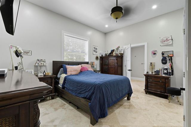 8350 Whispering Oak Way, West Palm Beach, FL 33411