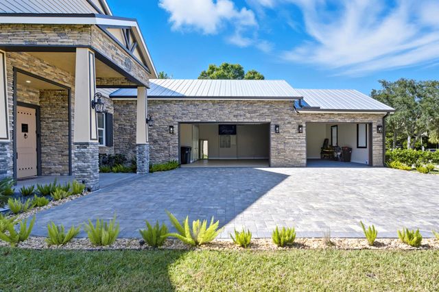 8350 Whispering Oak Way, West Palm Beach, FL 33411