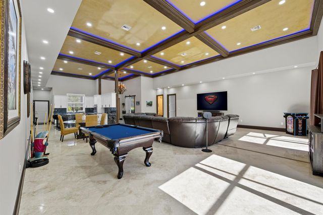 8350 Whispering Oak Way, West Palm Beach, FL 33411