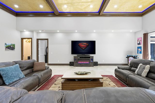 8350 Whispering Oak Way, West Palm Beach, FL 33411