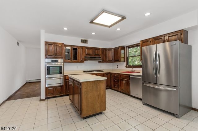 97 Roxy Ave, Edison Twp., NJ 08820