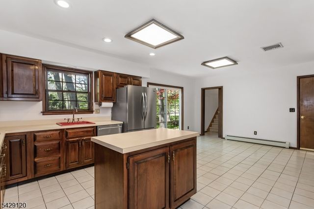 97 Roxy Ave, Edison Twp., NJ 08820