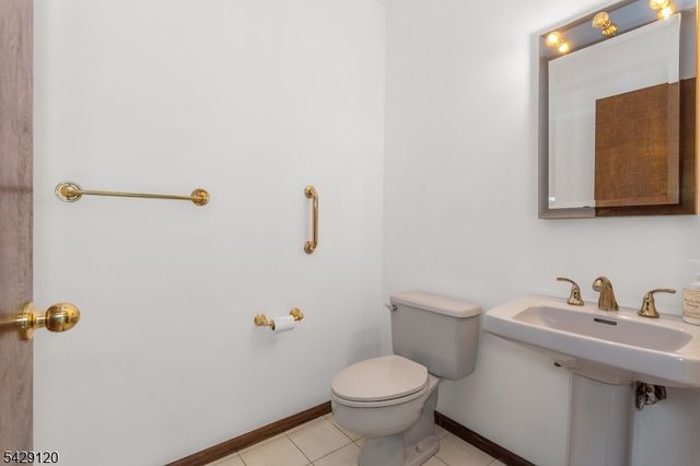 97 Roxy Ave, Edison Twp., NJ 08820