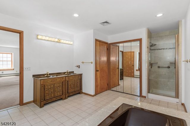 97 Roxy Ave, Edison Twp., NJ 08820