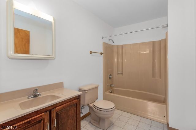 97 Roxy Ave, Edison Twp., NJ 08820