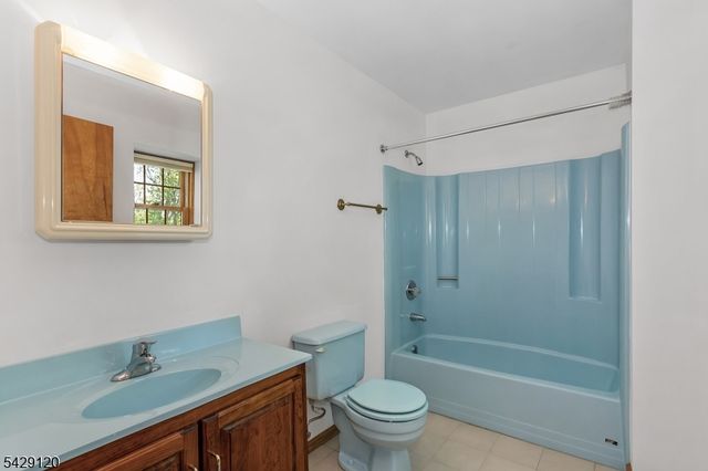 97 Roxy Ave, Edison Twp., NJ 08820