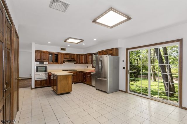 97 Roxy Ave, Edison Twp., NJ 08820