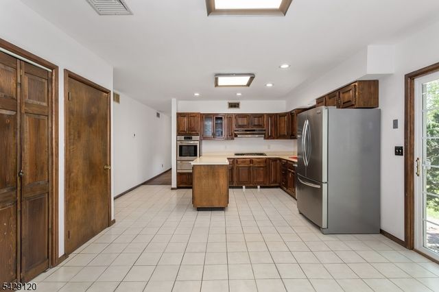97 Roxy Ave, Edison Twp., NJ 08820