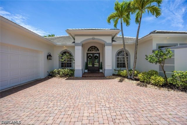 7673 Mulberry LN, Naples, FL 34114