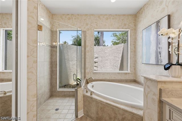 7673 Mulberry LN, Naples, FL 34114