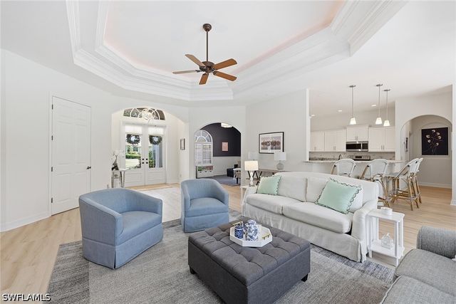 7673 Mulberry LN, Naples, FL 34114