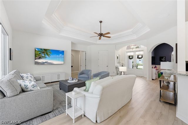7673 Mulberry LN, Naples, FL 34114