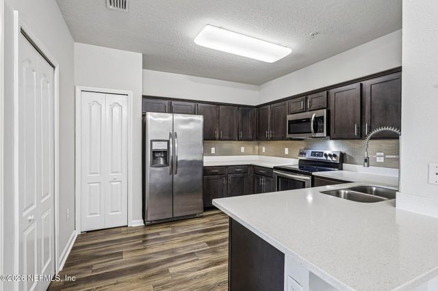 4950 KEY LIME Drive 301, Jacksonville, FL 32256