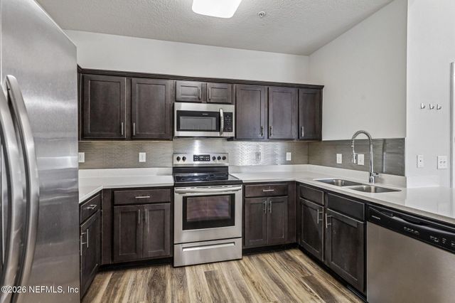 4950 KEY LIME Drive 301, Jacksonville, FL 32256