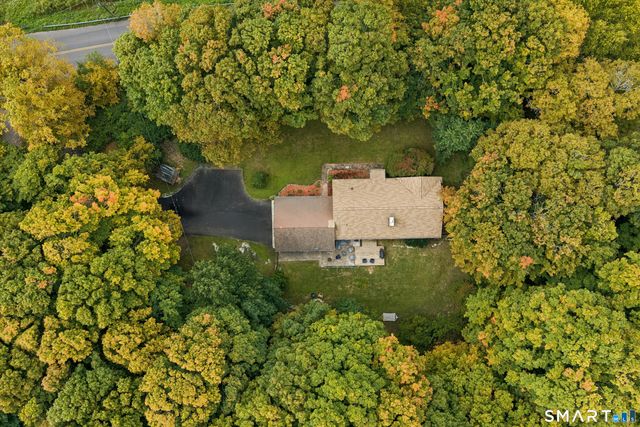 27 Hattertown Road, Newtown, CT 06470