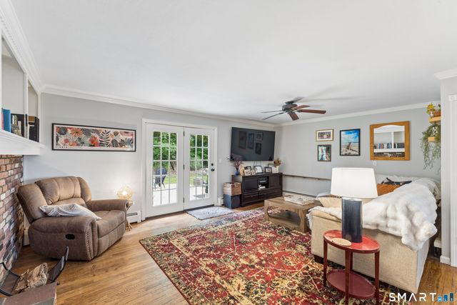 27 Hattertown Road, Newtown, CT 06470