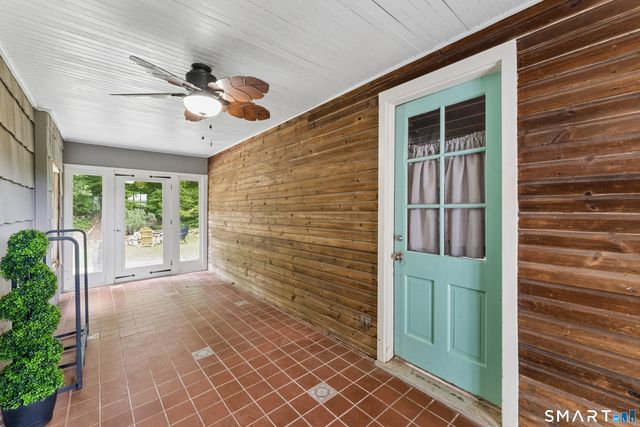 27 Hattertown Road, Newtown, CT 06470