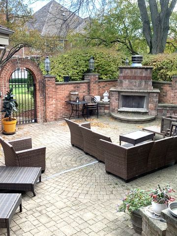 35 Revere Drive, South Barrington, IL 60010