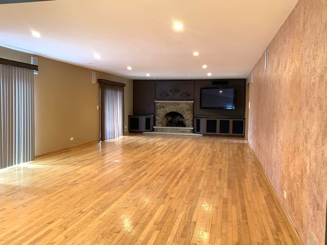 35 Revere Drive, South Barrington, IL 60010