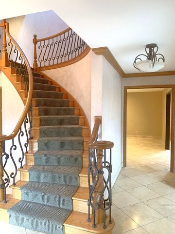 35 Revere Drive, South Barrington, IL 60010