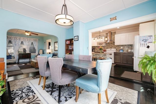 18 Los Angeles St, Springfield, MA 01107