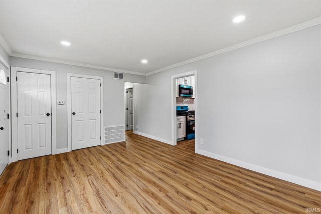 1611 E 4th Street, Mishawaka, IN 46544