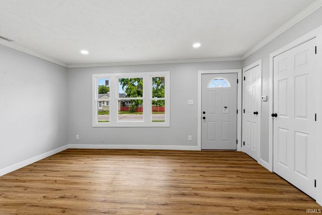1611 E 4th Street, Mishawaka, IN 46544