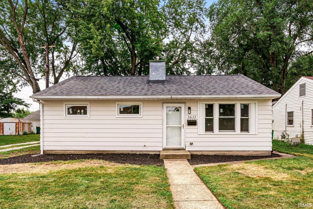1611 E 4th Street, Mishawaka, IN 46544