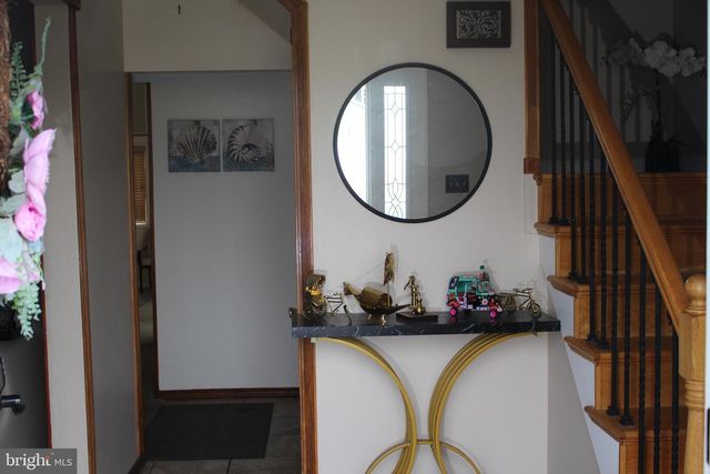 219 MEADOW DR, Mount Laurel, NJ 08054