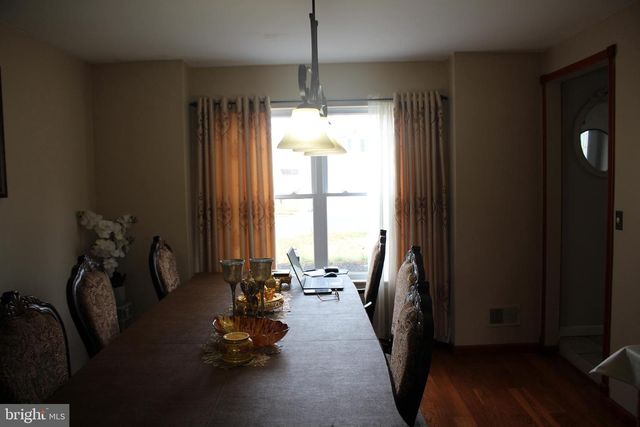 219 MEADOW DR, Mount Laurel, NJ 08054