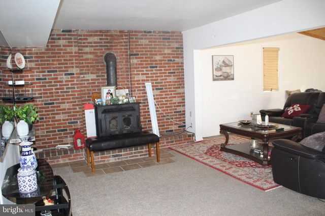 219 MEADOW DR, Mount Laurel, NJ 08054