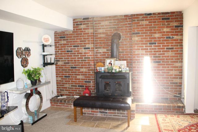 219 MEADOW DR, Mount Laurel, NJ 08054