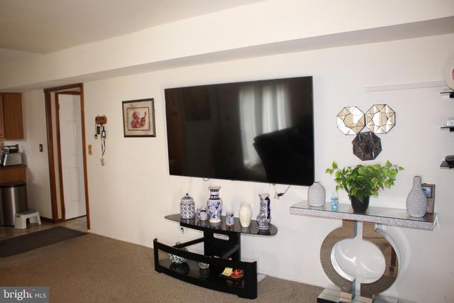 219 MEADOW DR, Mount Laurel, NJ 08054